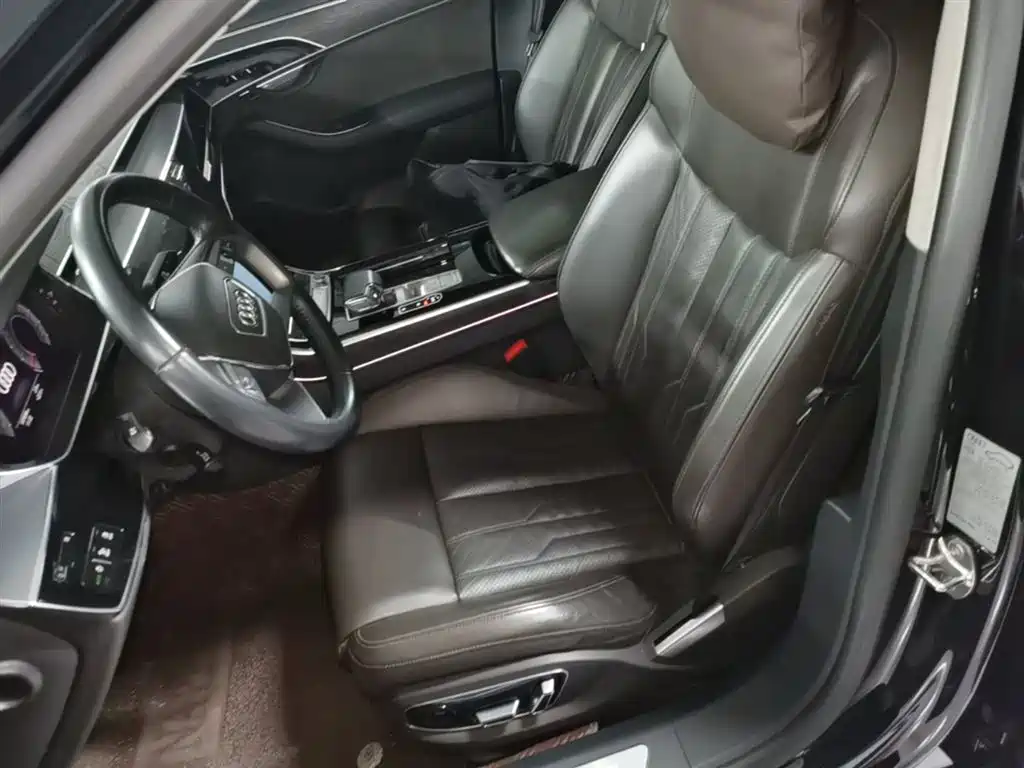 Audi A8 2019 Facelift Plus A8L 50 TFSI quattro Comfort фото 22