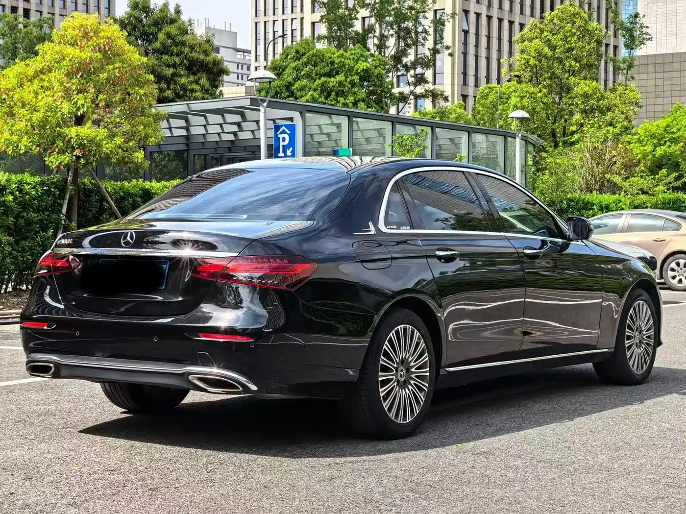 Mercedes-Benz E-Class 2022 E 300 L Luxury фото 11