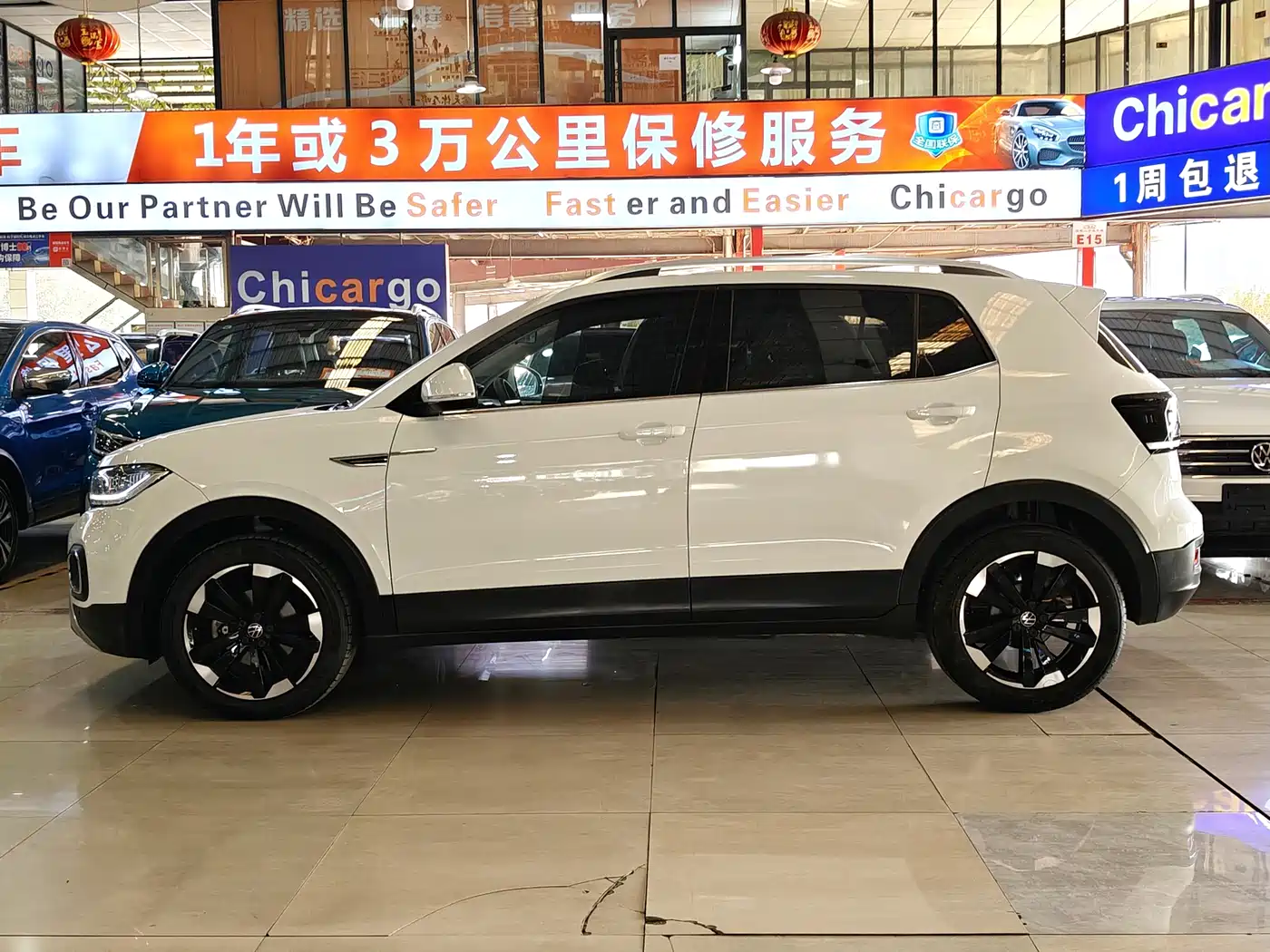 Volkswagen Tanying 2023 Model 200TSI DSG R-Line Smart Connect Edition фото 3