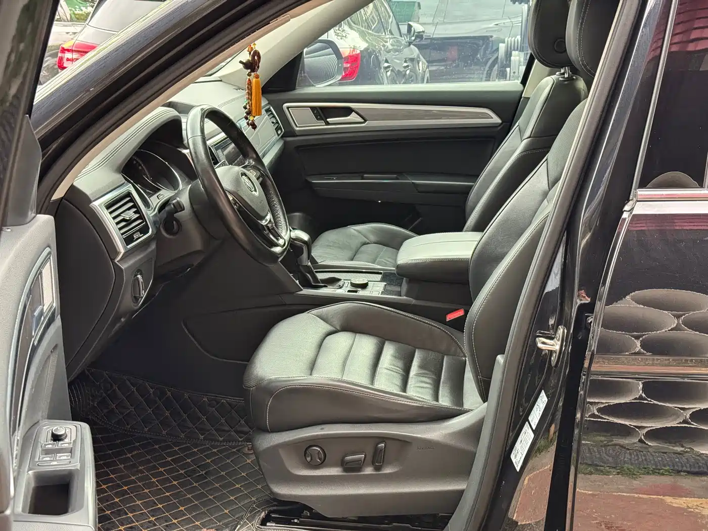 Volkswagen Teramont 2019 380TSI 4WD Luxury Edition China VI фото 3