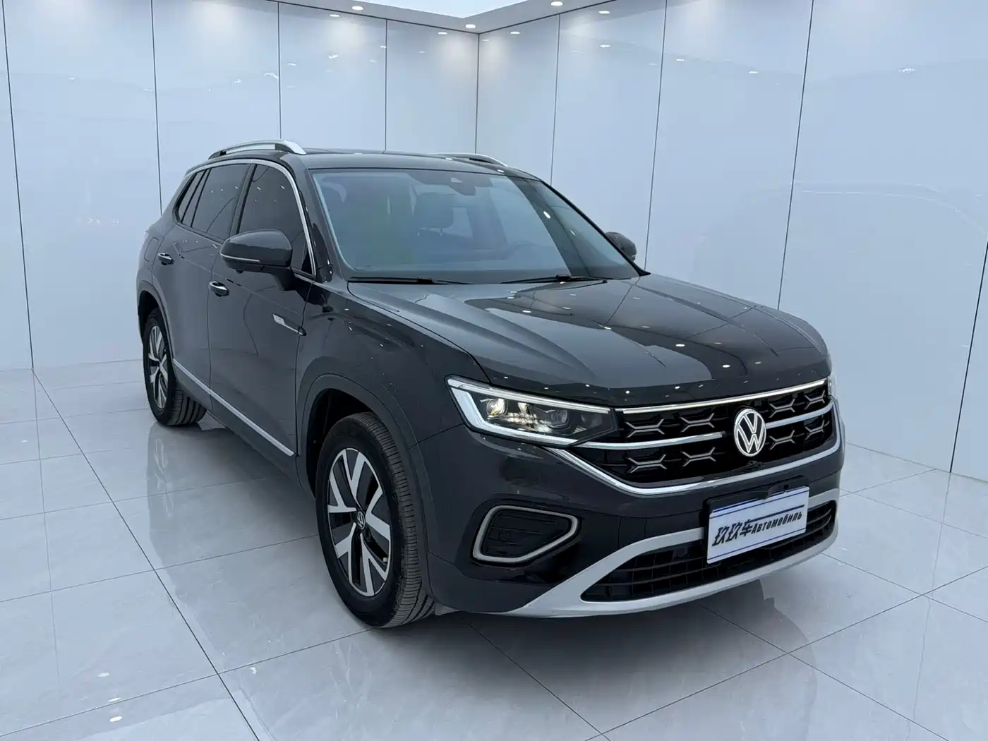 Volkswagen Tayron 2023 280TSI 2WD Luxury Plus Advanced Edition фото 3