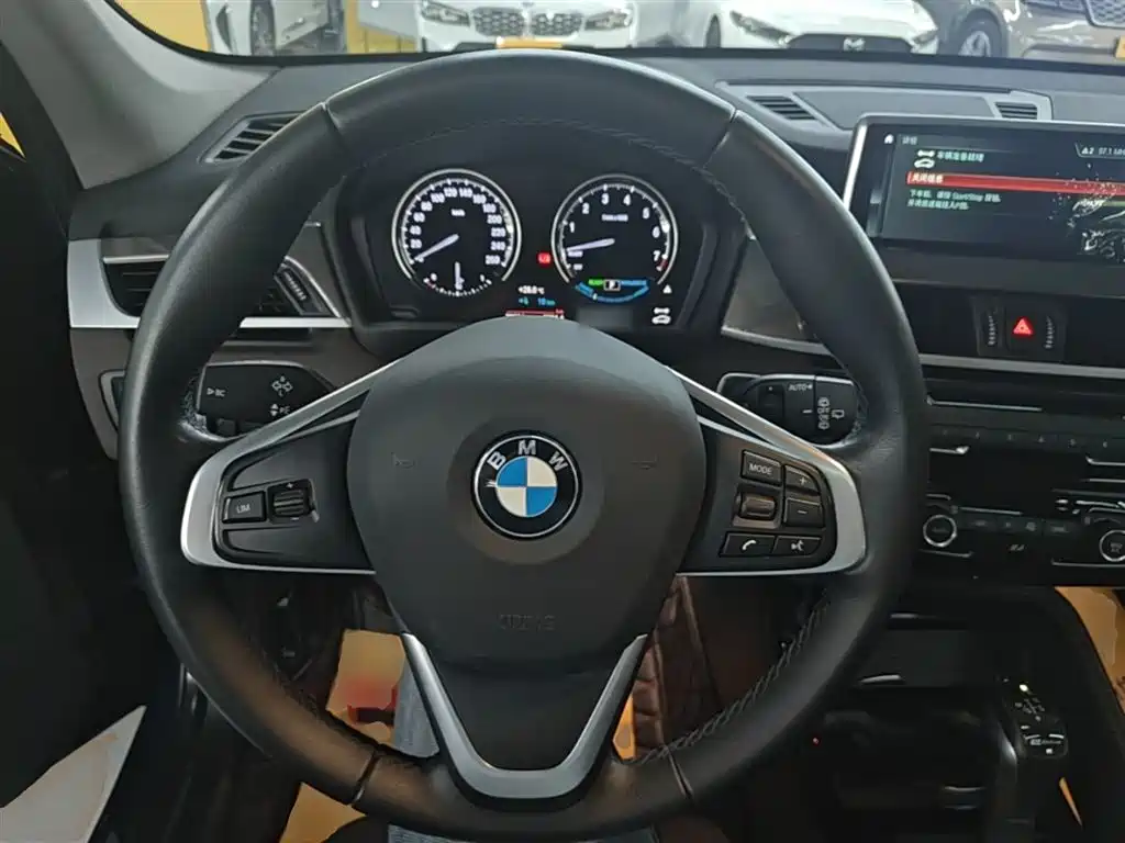 BMW X1 New Energy 2019 xDrive25Le Range Upgrade Edition фото 11