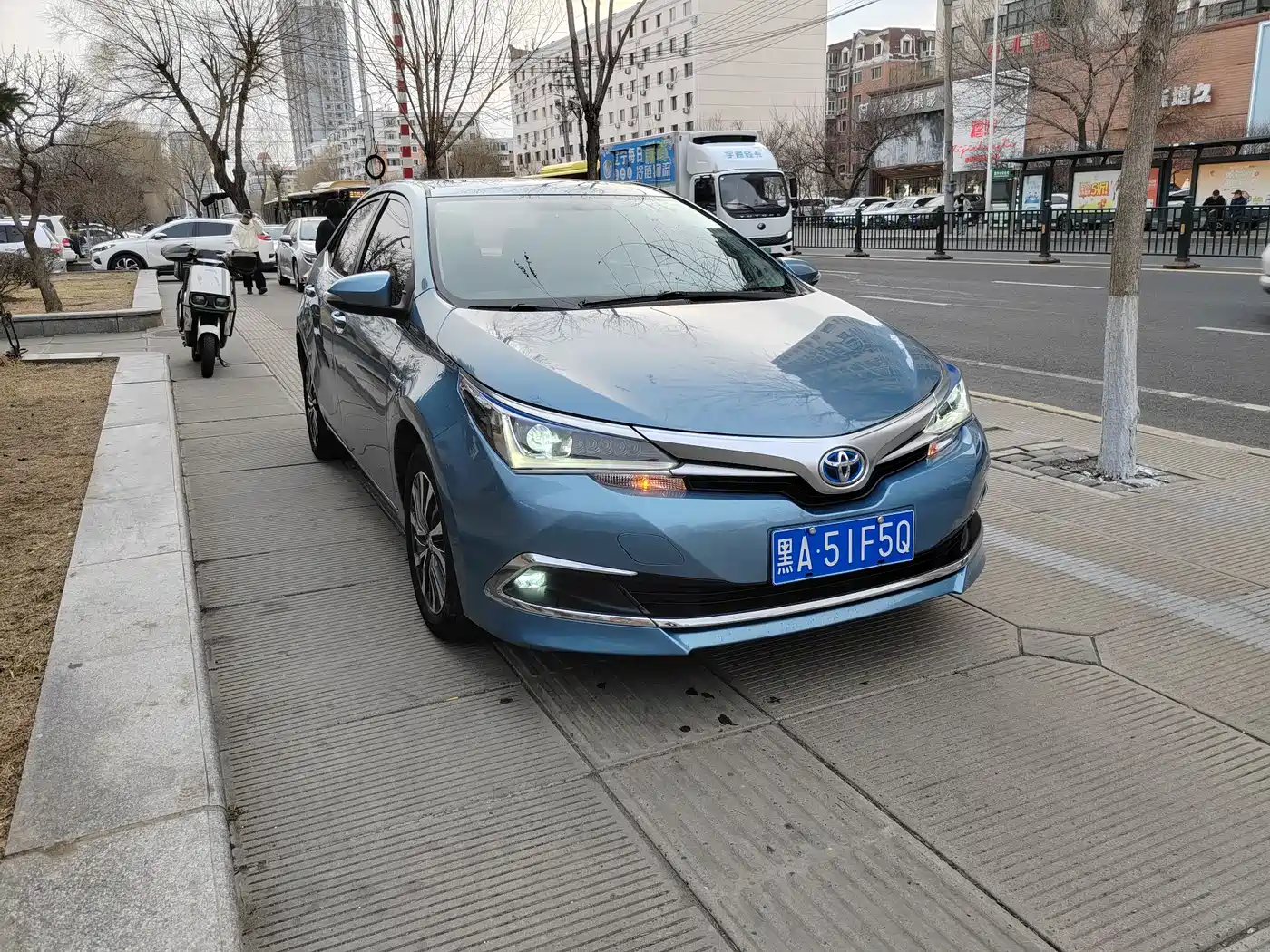 Toyota Corolla 2016 Hybrid 1.8L E-CVT Leading Edition