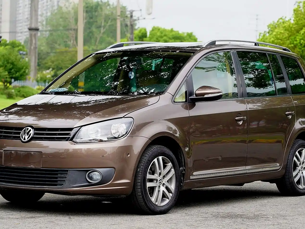 Фото 1 - Volkswagen Touran