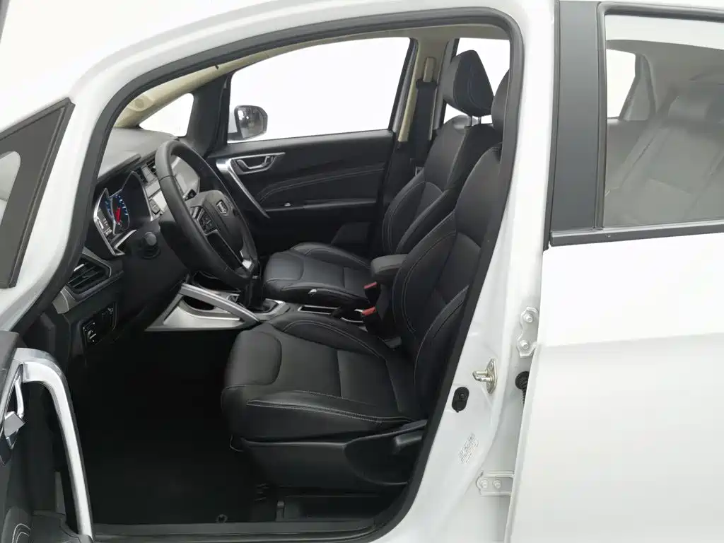 Фото 10 - Geely Vision X3