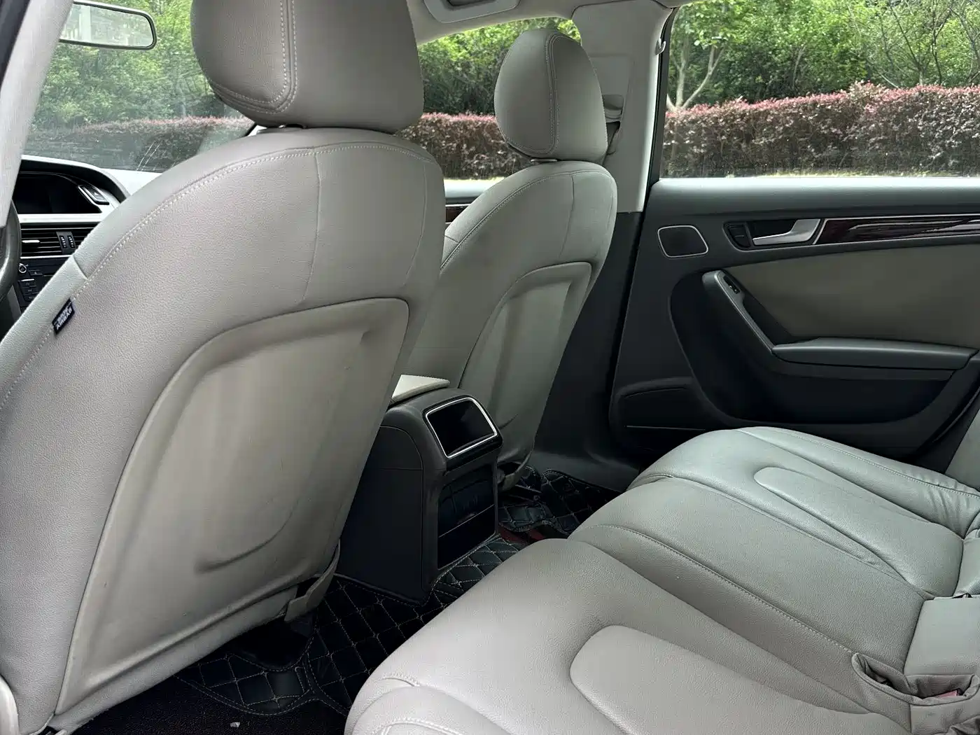 Audi A4L 2009 2010 2.0 TFSI Comfort