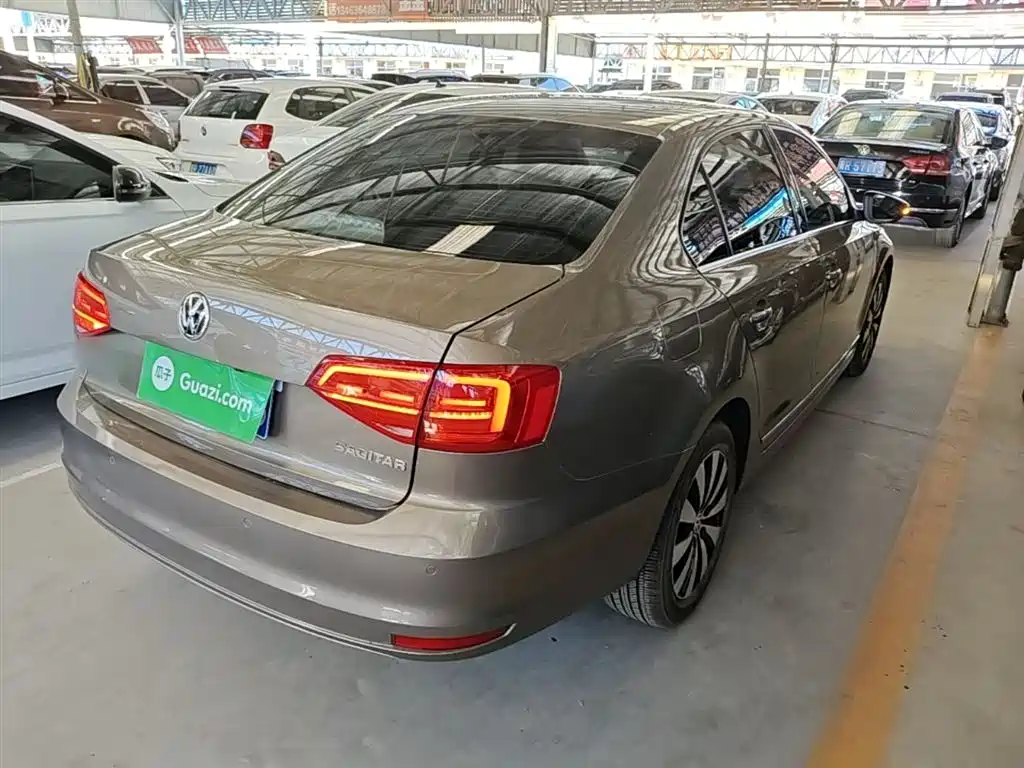 Volkswagen Sagitar 2018 1.6L Automatic Comfort фото 7
