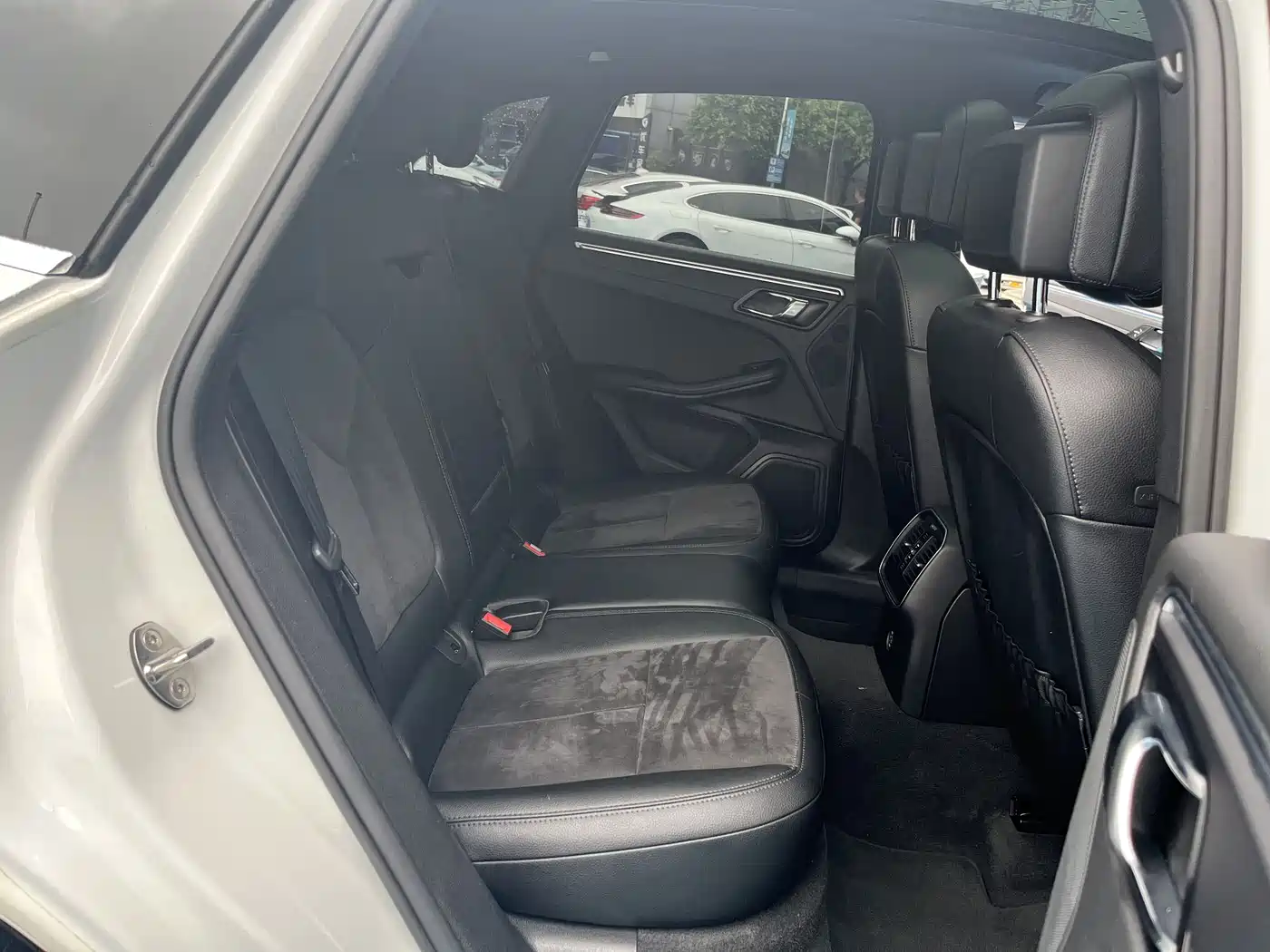 Porsche Macan 2017 Macan 2.0T фото 11