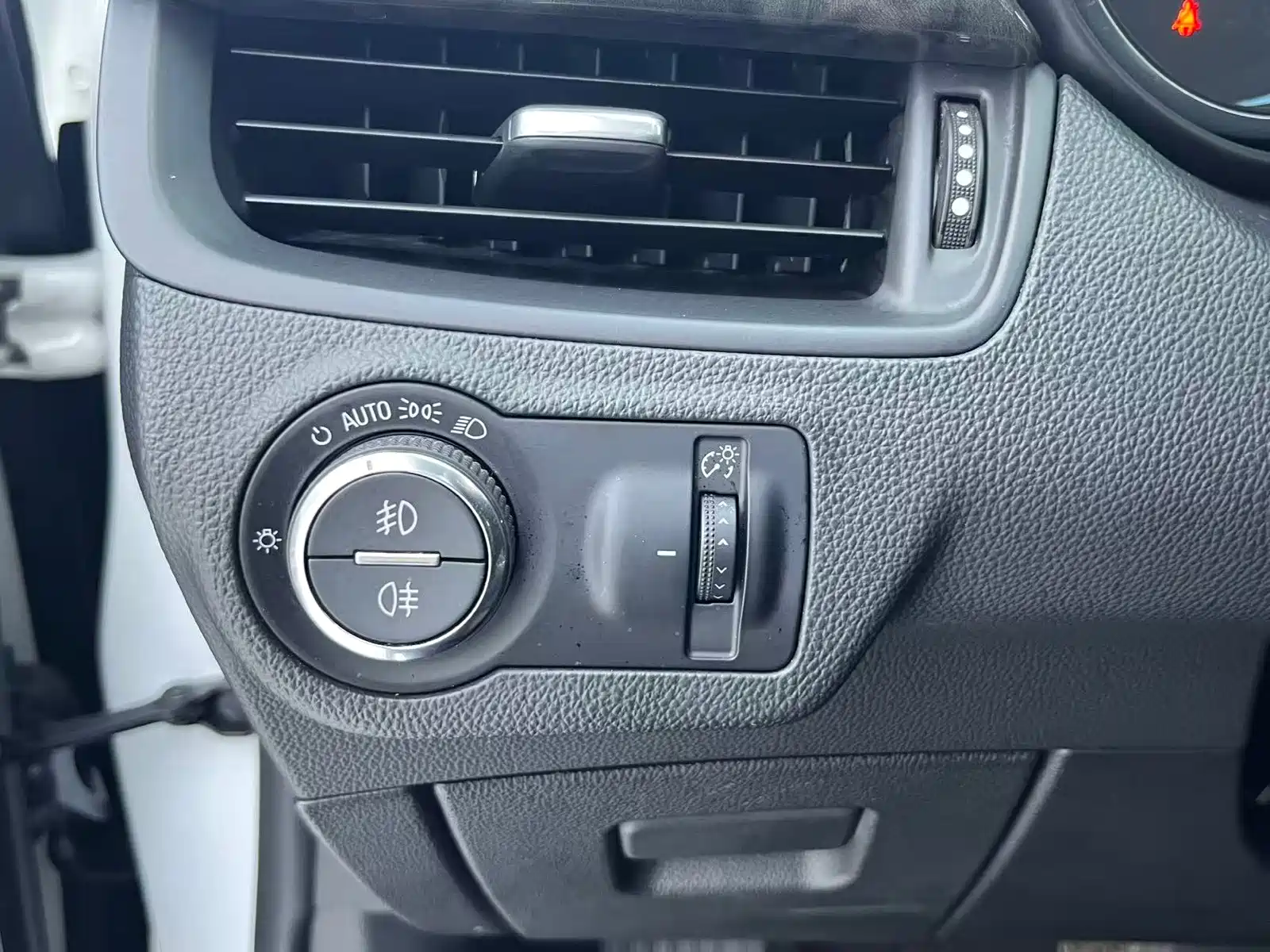 Photo 5 - Buick Envision Plus