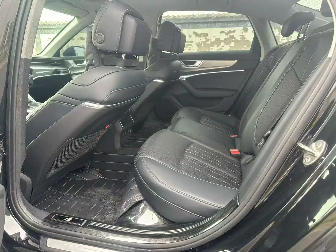 Audi A6L 2025 40 TFSI Luxury Sport фото 6