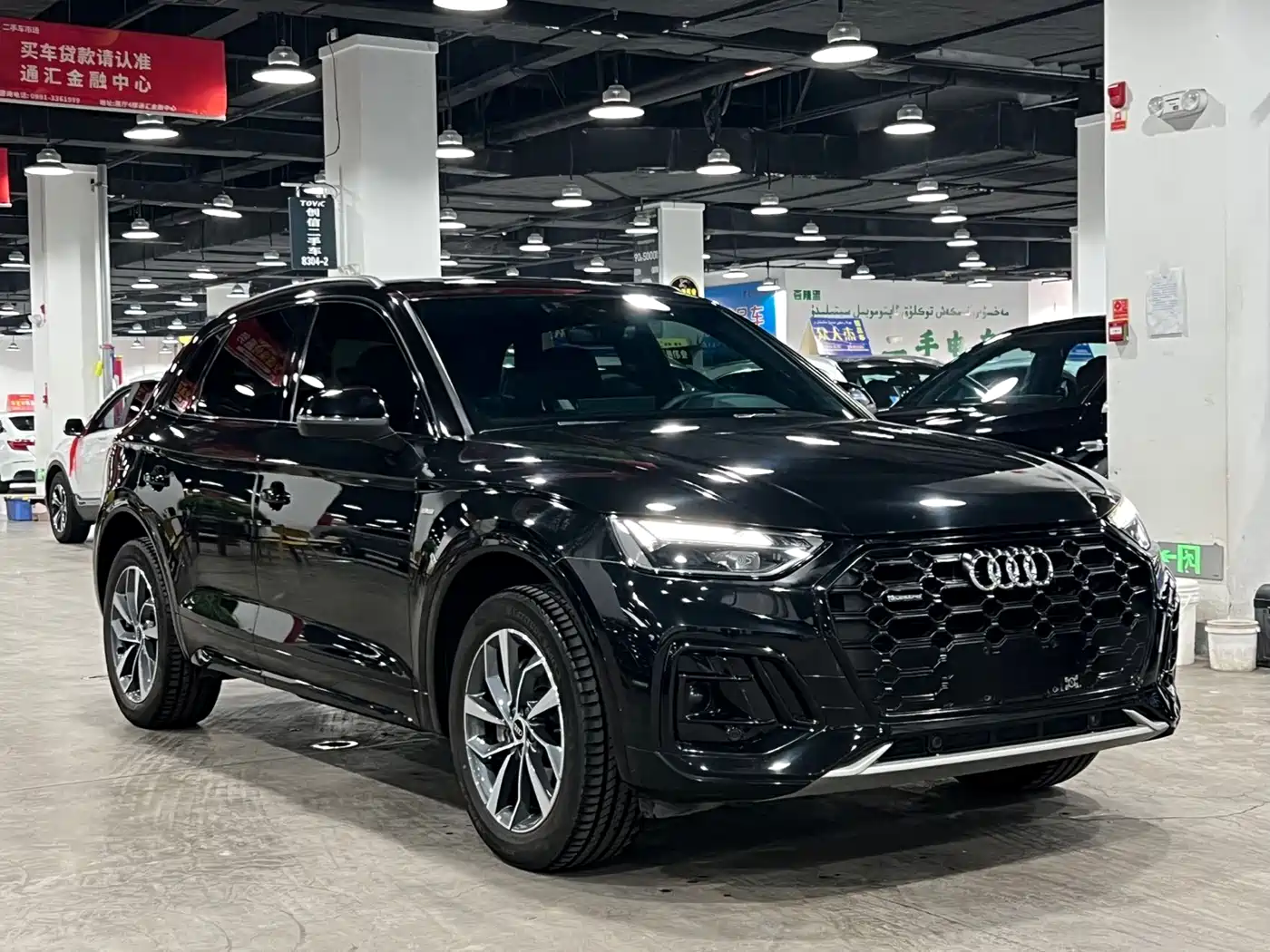 Audi Q5L 2023 40T Luxury Dynamic фото 2