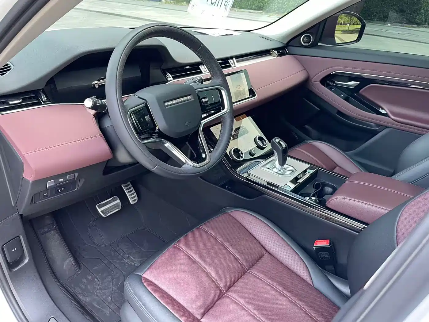 Land Rover Range Rover Evoque 2023 Range Rover Evoque L 249PS Luxury Edition фото 9