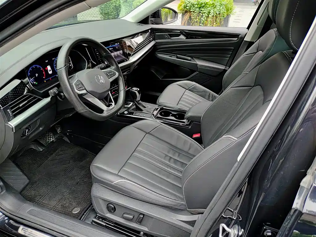 Volkswagen Passat 2022 330TSI Elite Edition фото 7