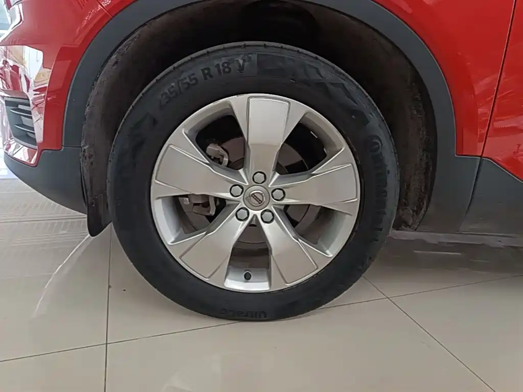 صورة 23 - Volvo XC40