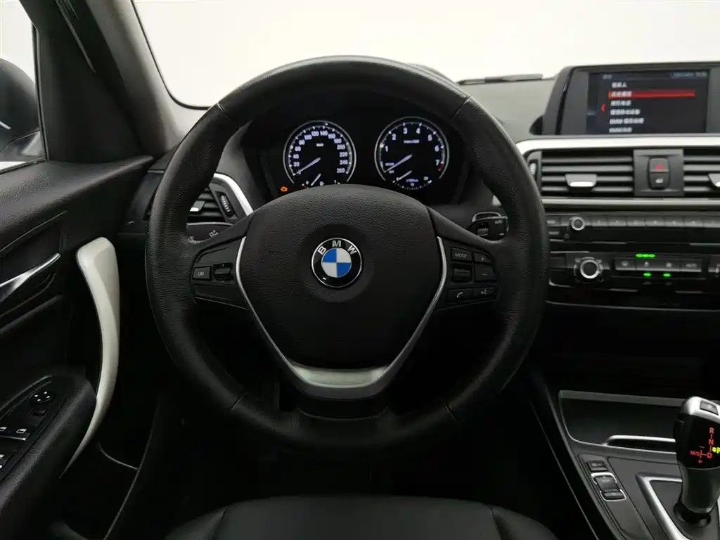 BMW 1 Series (Import) 2018 118i Leading фото 11