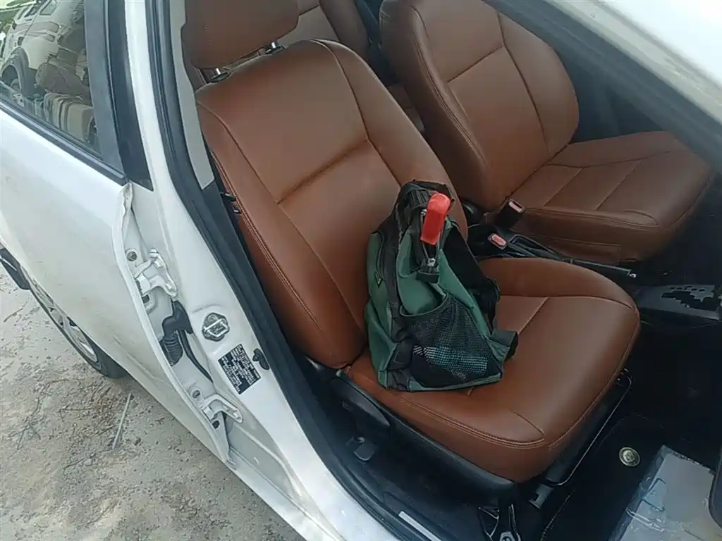 Toyota YARiS L Zhi Xuan 2015 1.5E Auto Charming Edition фото 25