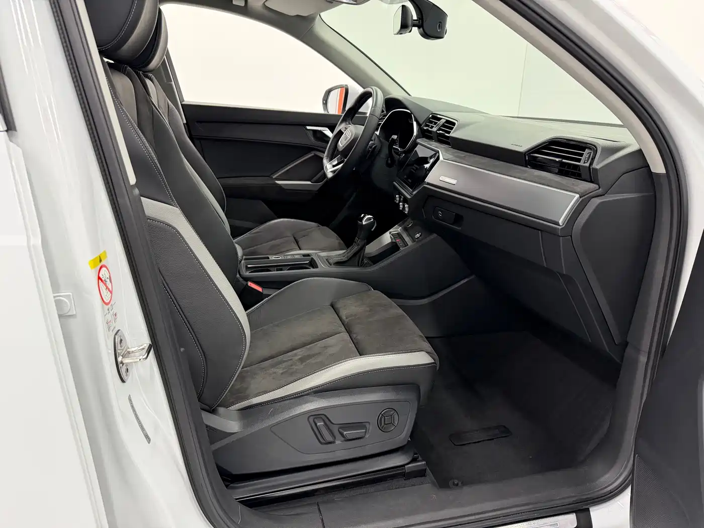 Audi Q3 2022 35 TFSI Fashion Dynamic фото 14