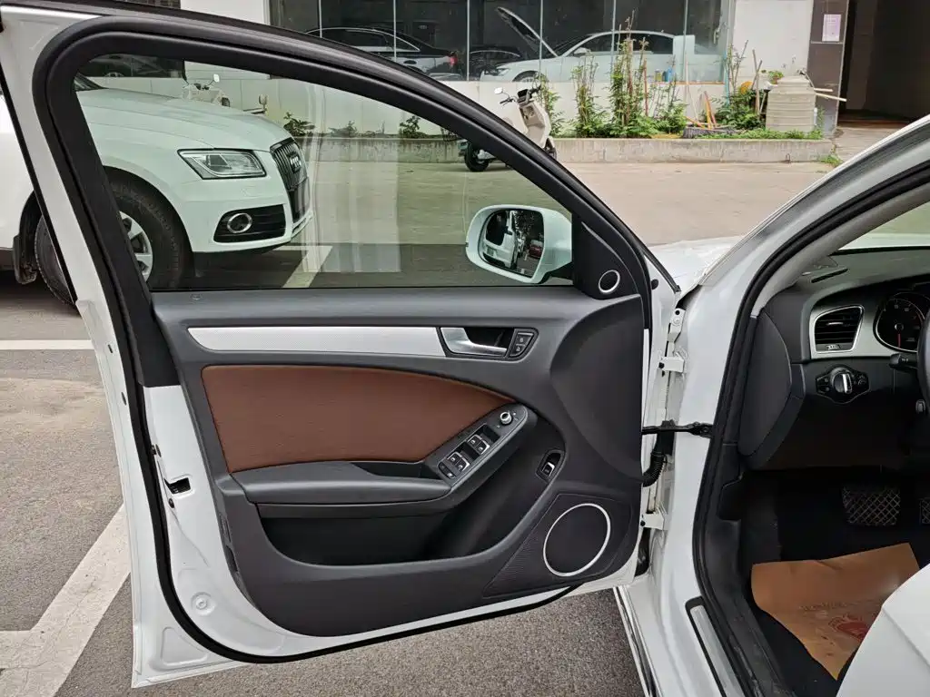 Фото 4 - Audi A4L