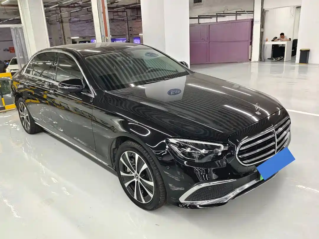 Mercedes-Benz E-Class New Energy 2022 E 350 e L Plug-in Hybrid Sedan фото 4