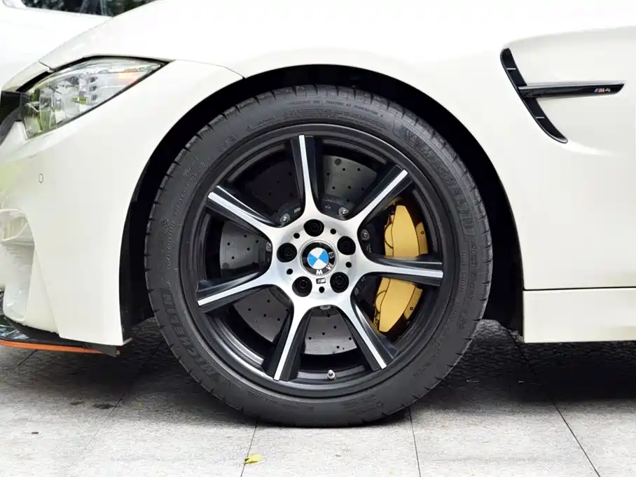 Photo 12 - BMW M4