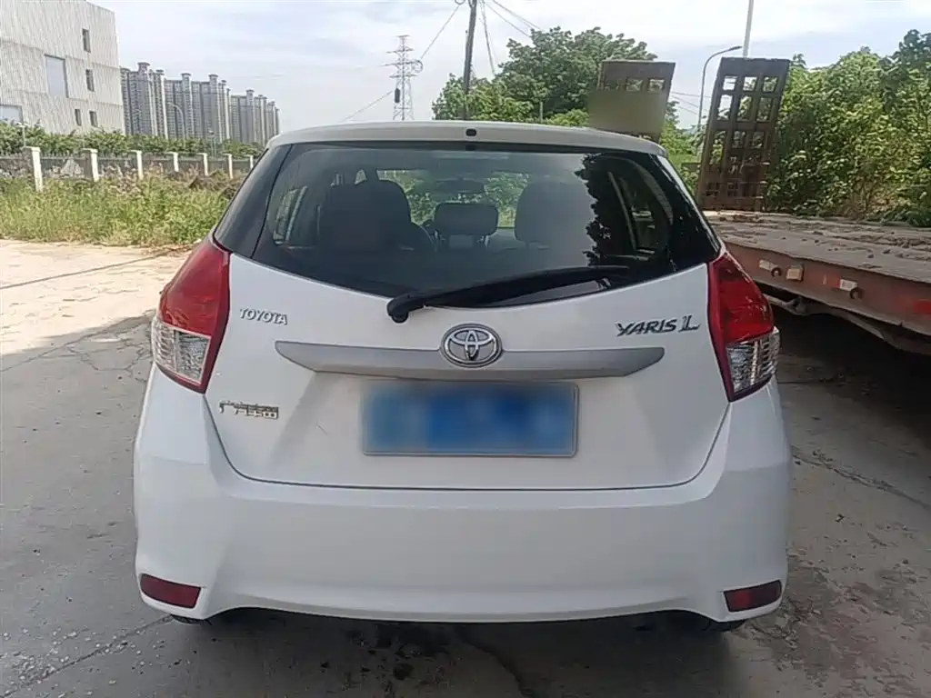 Toyota YARiS L Zhi Xuan 2015 1.5E Auto Charming Edition фото 6