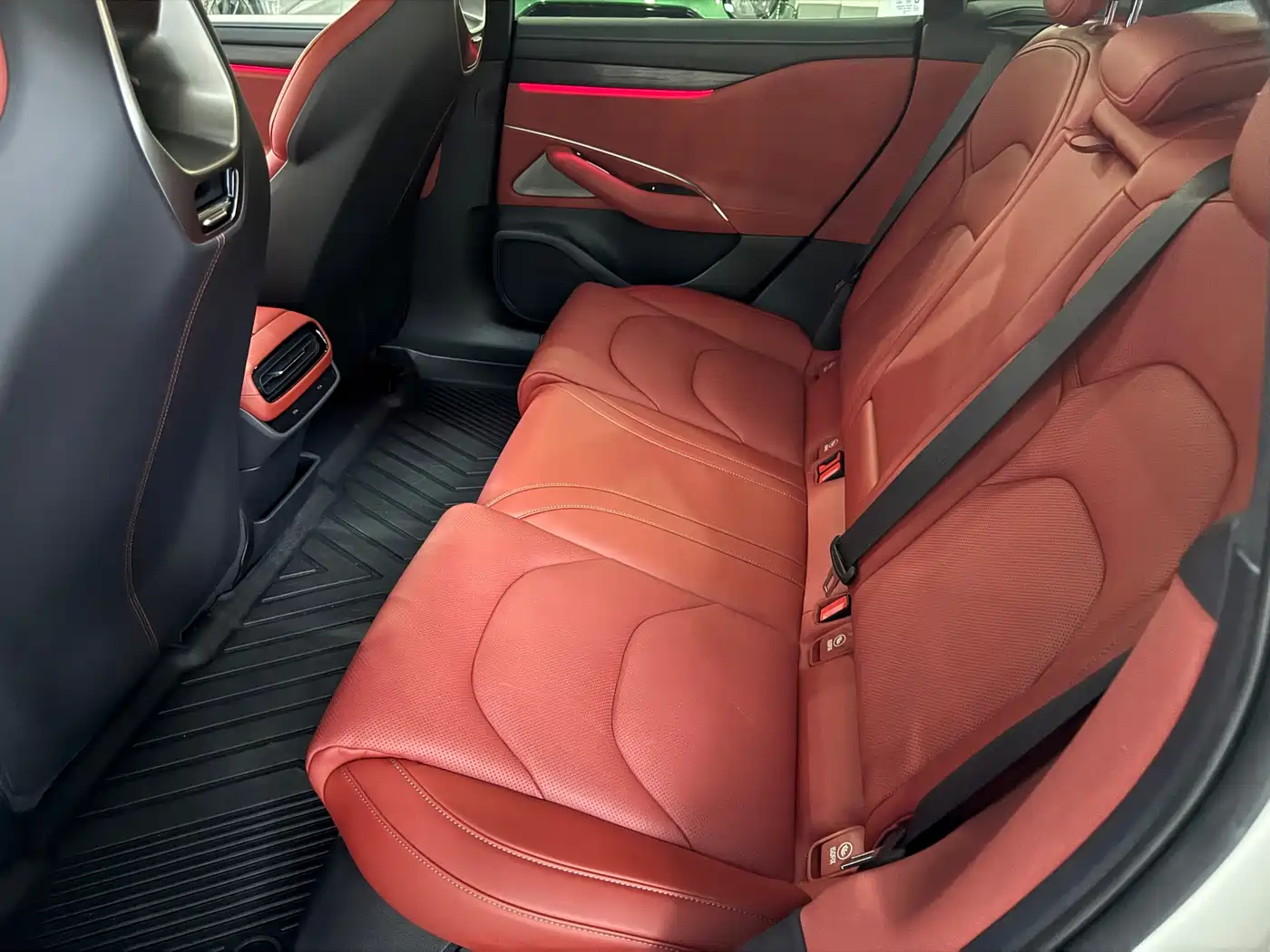Xiaomi Auto Xiaomi SU7 2024 AWD Extended Range Advanced Smart Driving Max Edition фото 6