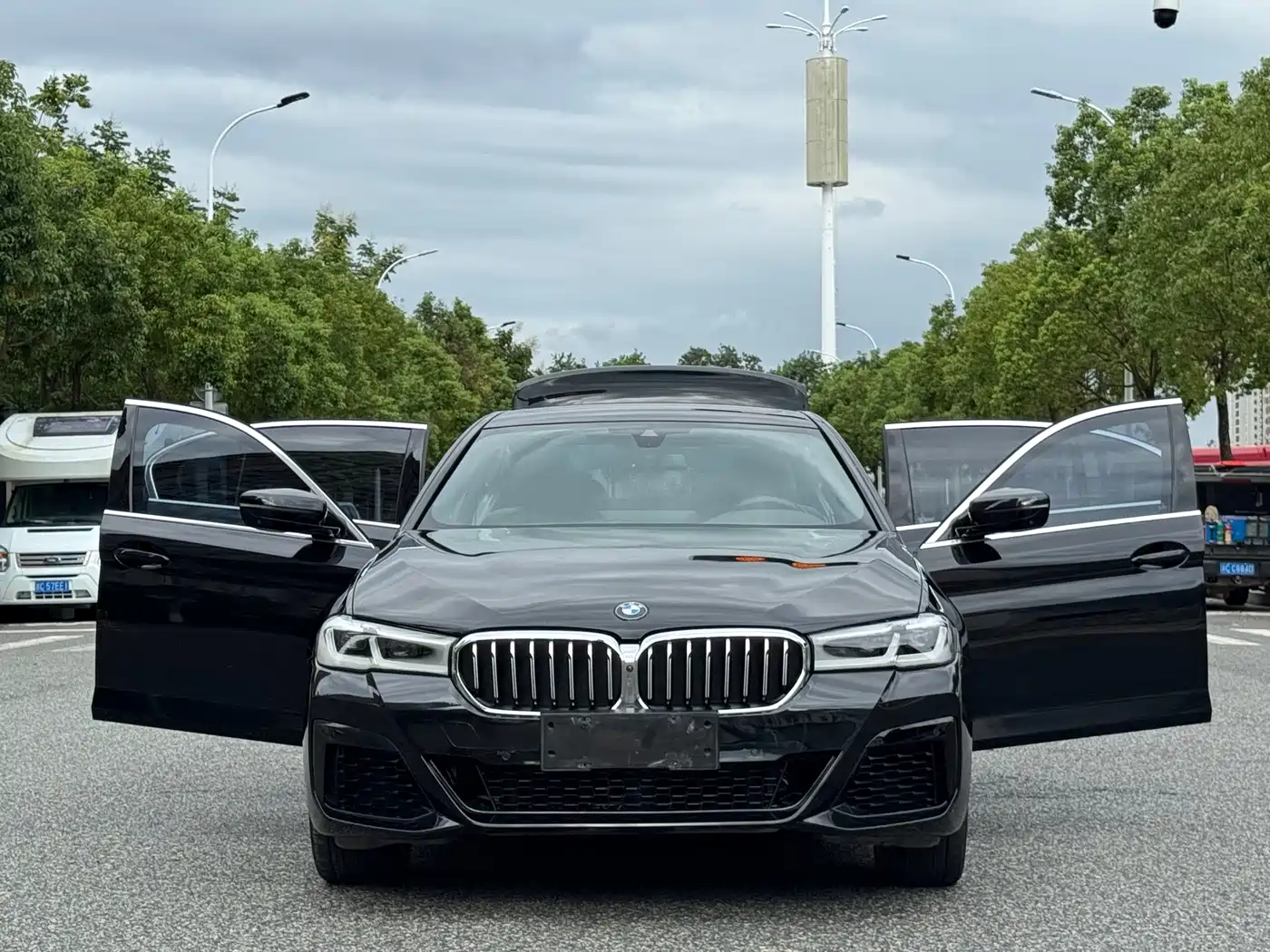 Фото 16 - BMW 5 Series