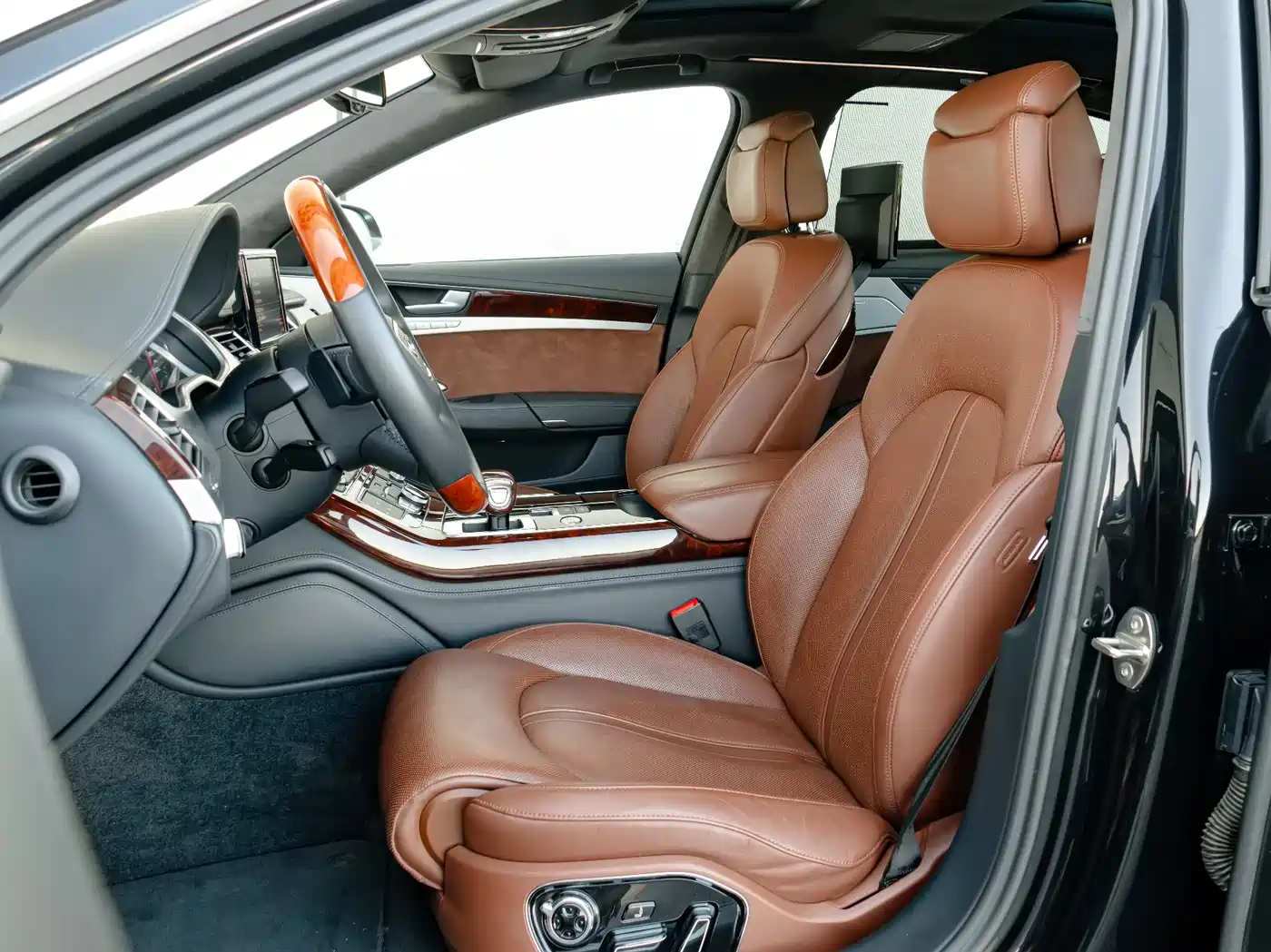Audi A8 2012 A8L 6.3 FSI W12 quattro фото 13