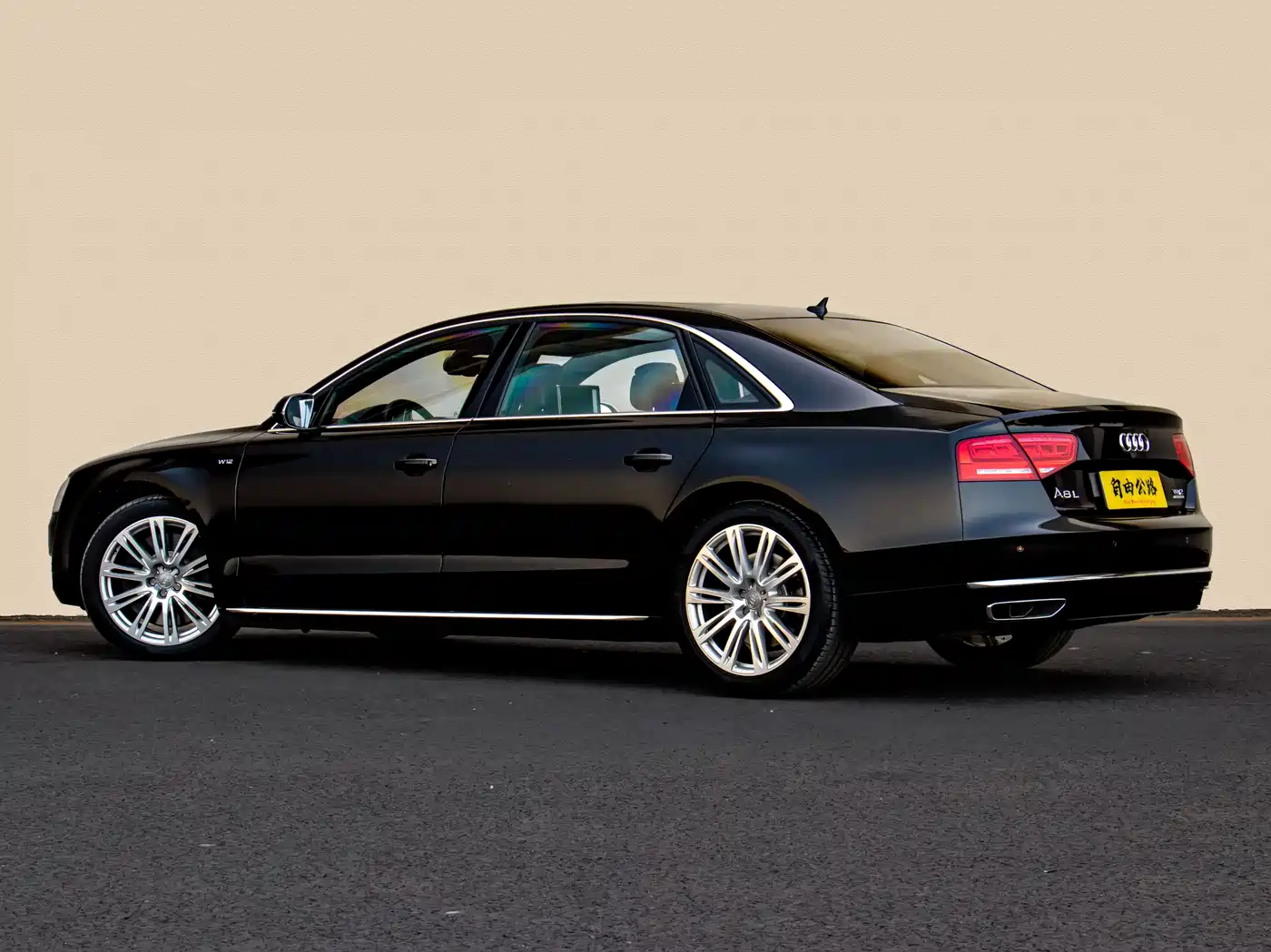 Audi A8 2012 A8L 6.3 FSI W12 quattro фото 16