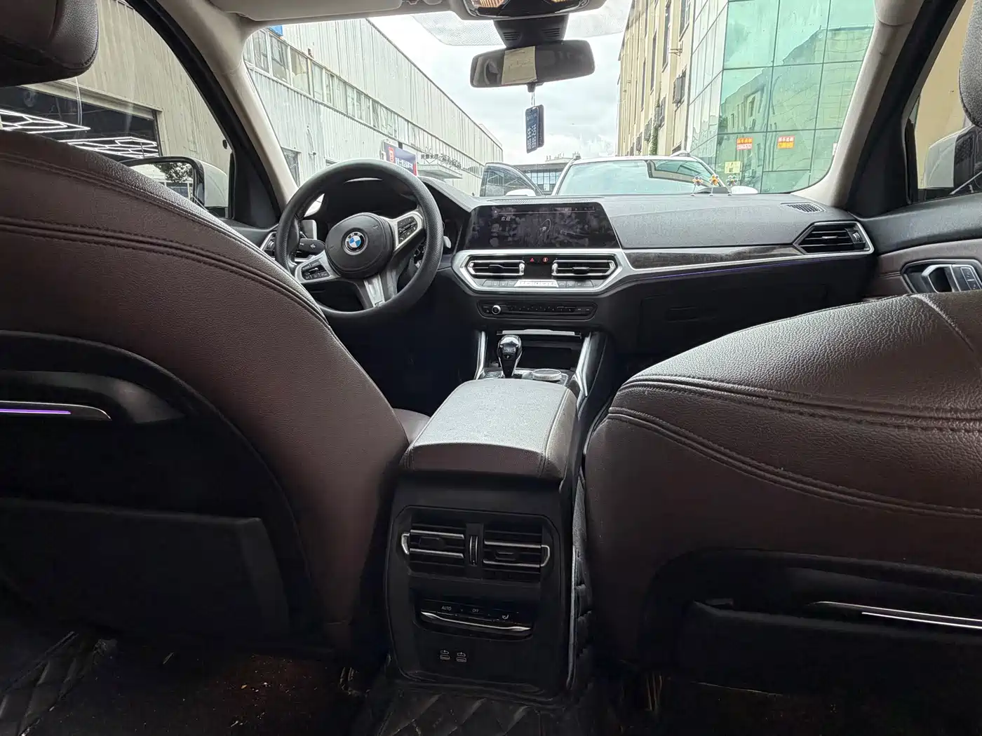 Photo 9 - BMW 3 Series