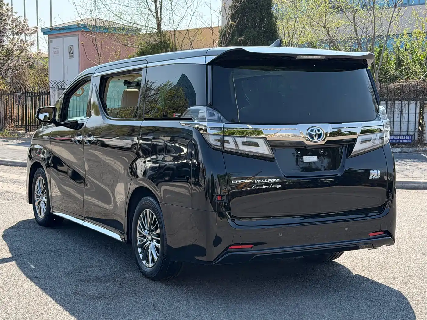 Toyota Vellfire 2021 Crown Hybrid 2.5L HV Premium Edition фото 13