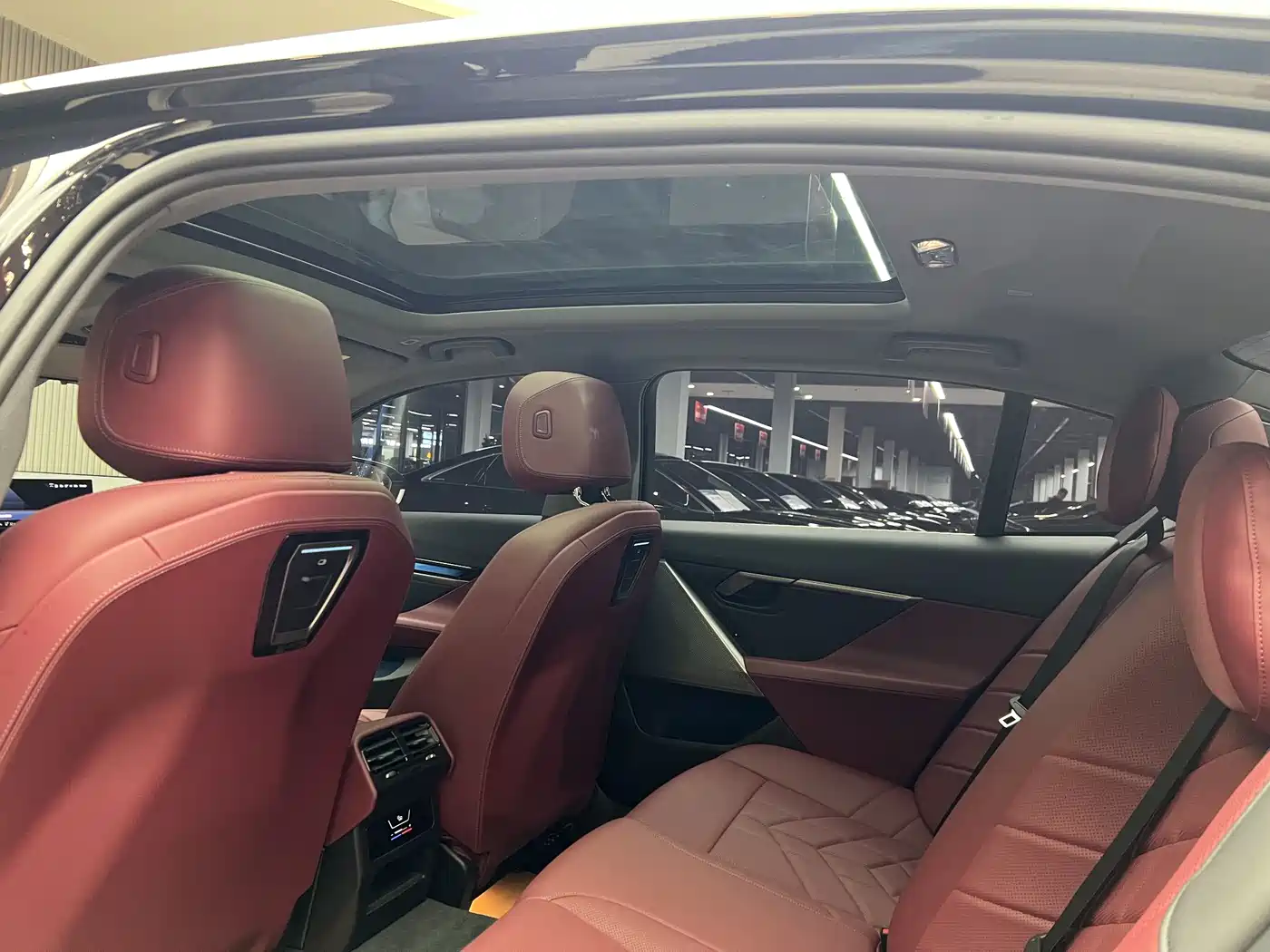 BMW i5 2024 eDrive 35L Premium Luxury Package фото 20