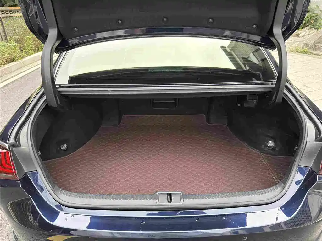 Lexus ES 2022 200 Excellence Edition фото 18
