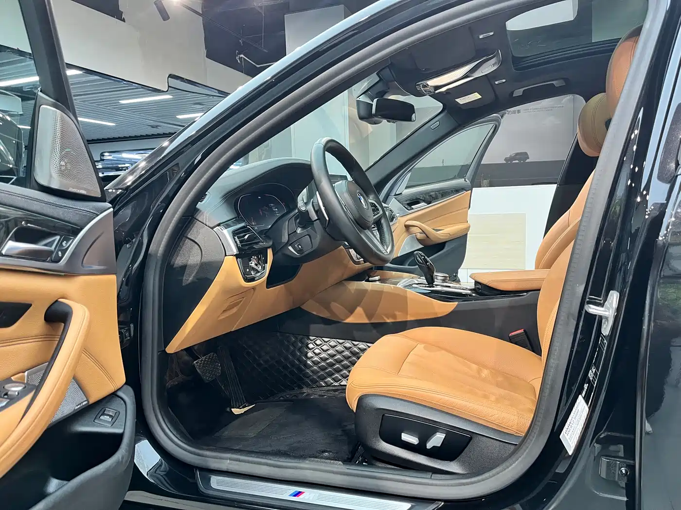BMW 5 Series 2020 530Li Leading M Sport Package фото 4