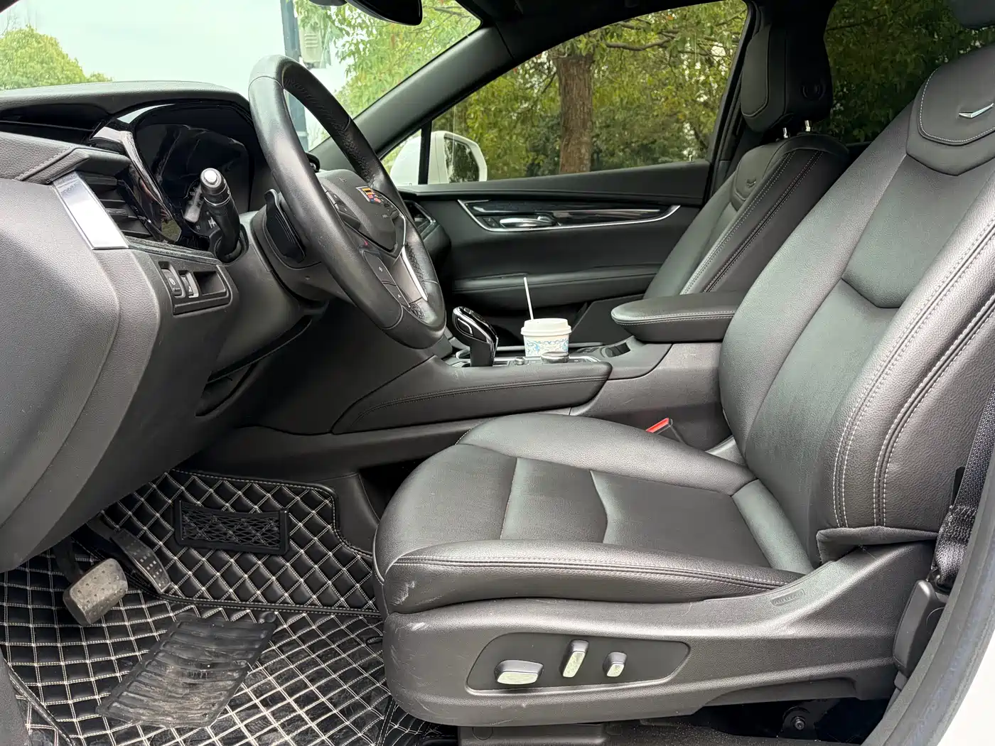 Cadillac XT5 2022 2.0T 2WD Luxury фото 4