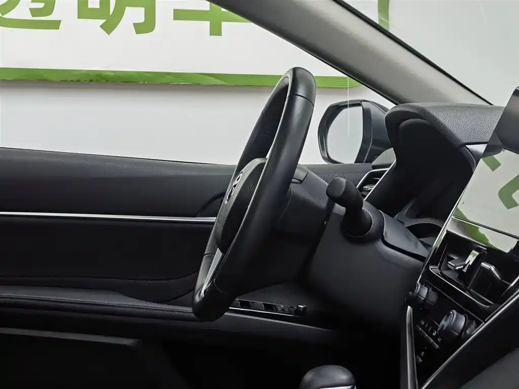 Toyota Camry 2023 Hybrid 2.5HG Luxury Edition фото 22
