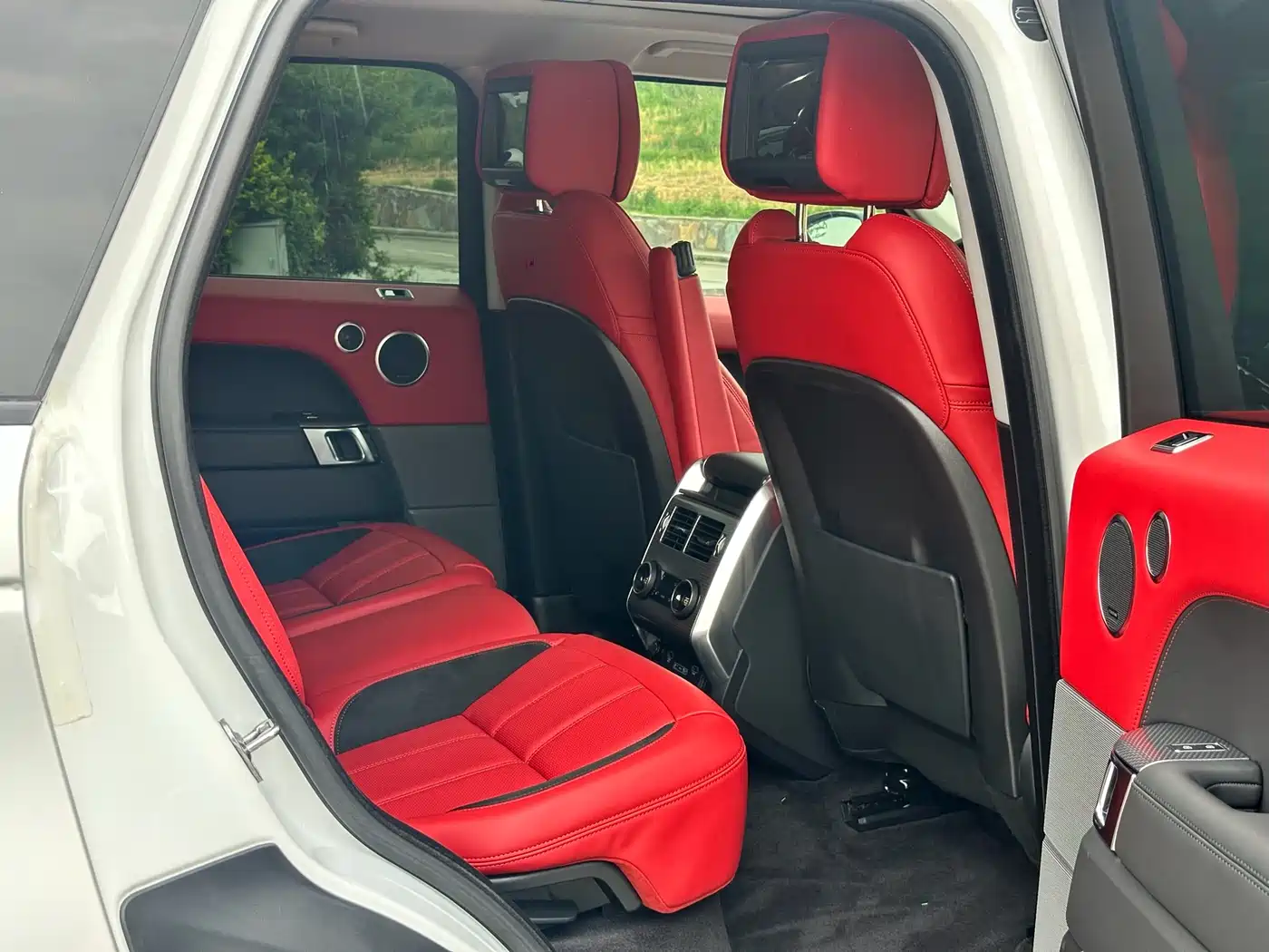 Land Rover Range Rover Sport 2021 3.0 L6 Gloss Black Edition фото 26