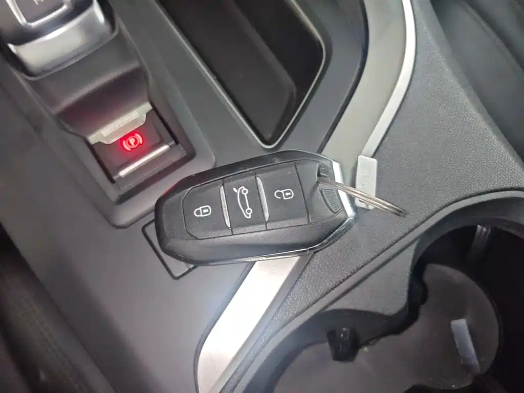 Peugeot 4008 2018 350THP Luxury фото 9