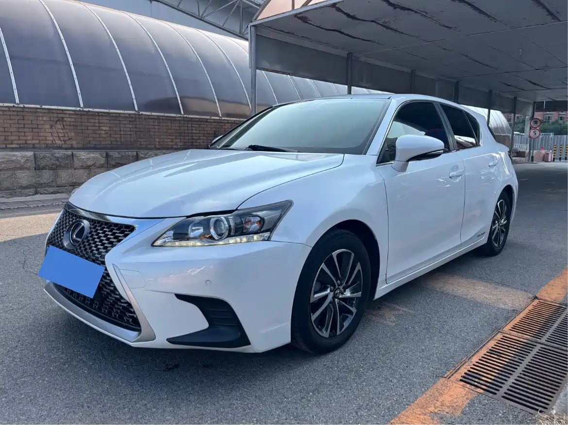 Lexus CT 2019 2017 CT200h Elite Edition (Single Color) China VI