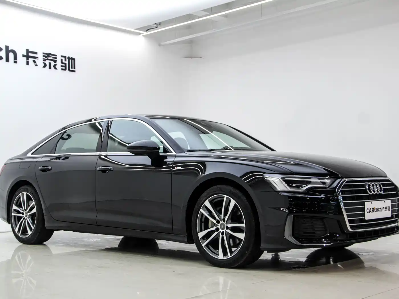 Audi A6L 2021 40 TFSI Luxury Sport фото 13