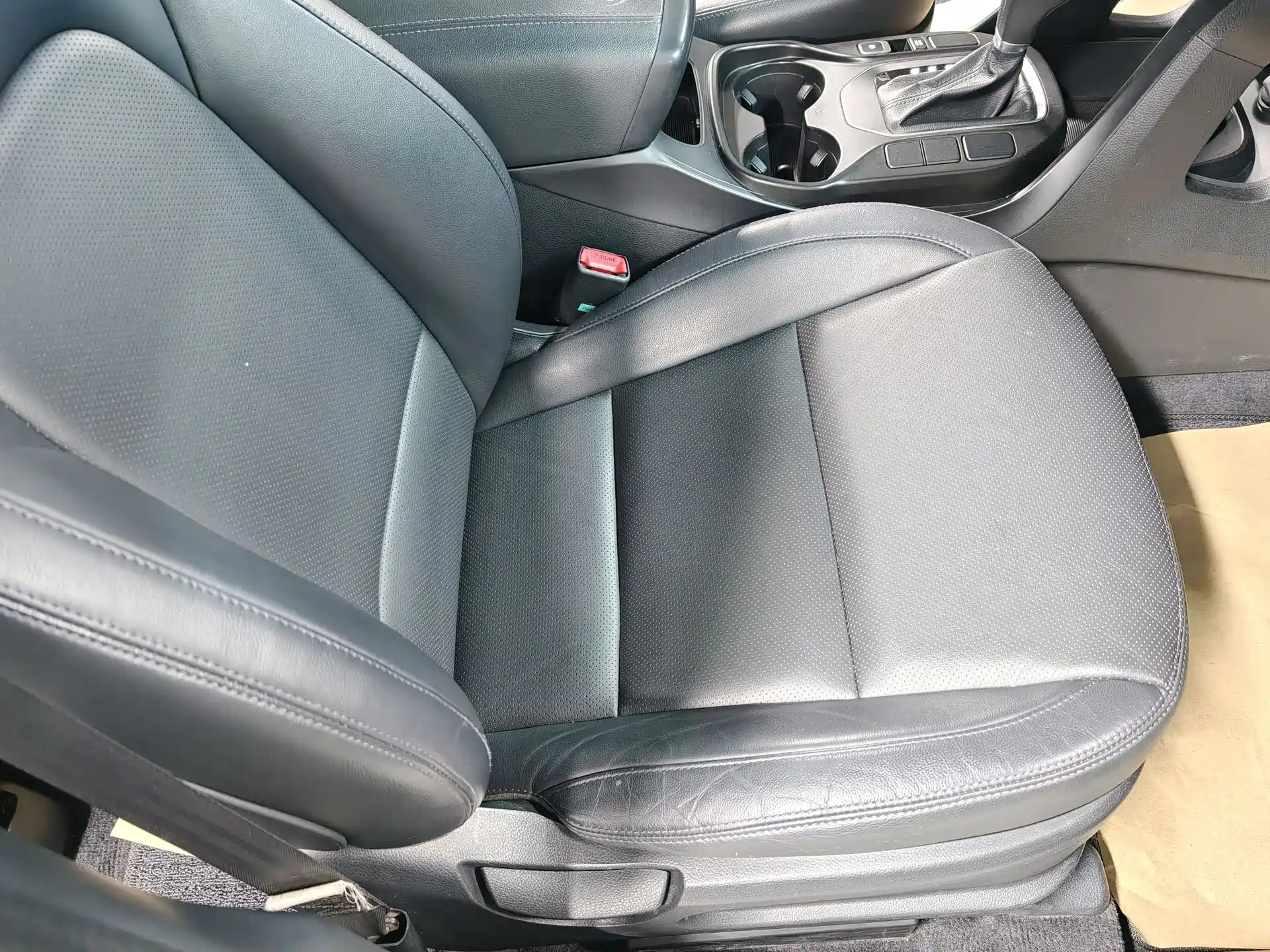 صورة 12 - Hyundai Santa Fe