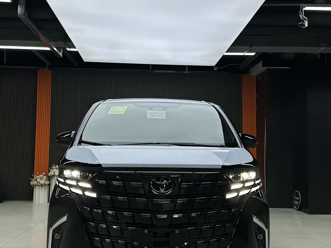 Toyota Alphard 2024 Hybrid 2.5L Ultimate Enjoyment Edition фото 2