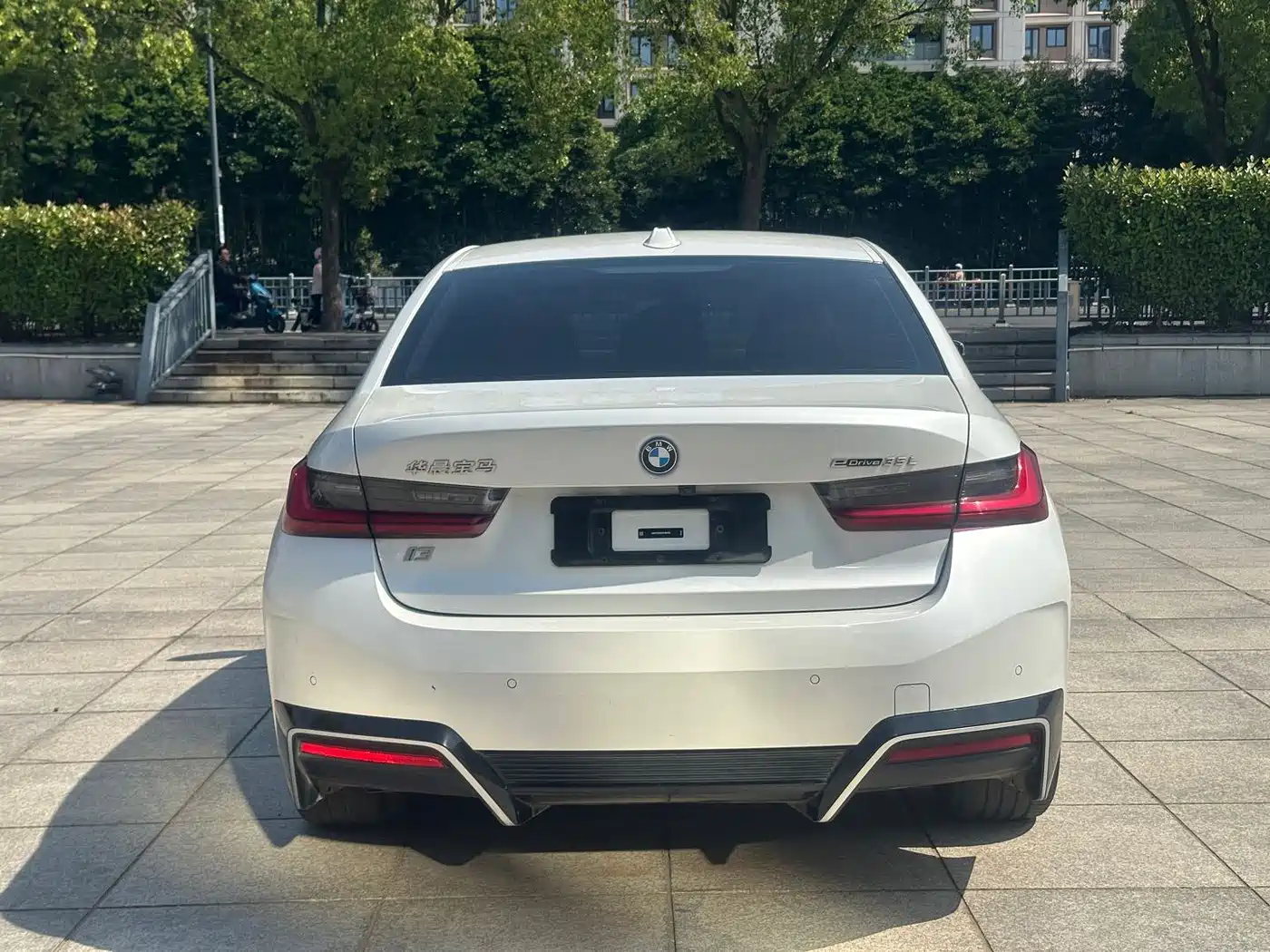 BMW i3 2022 eDrive 35 L фото 9