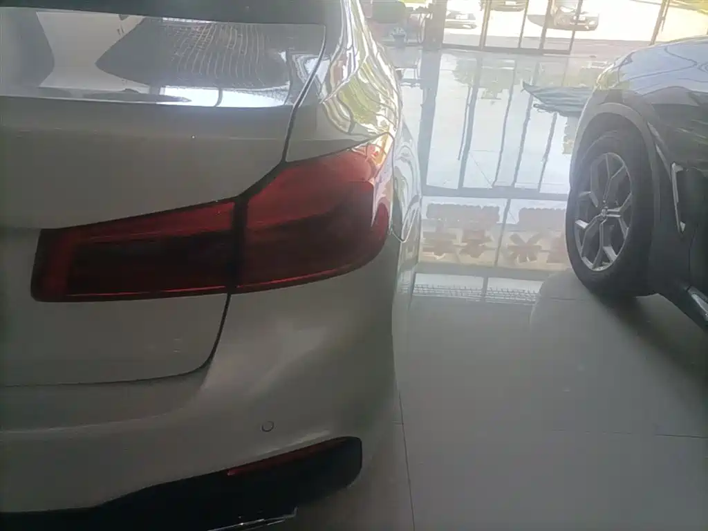 BMW 5 Series 2018 525Li M Sport Package фото 8