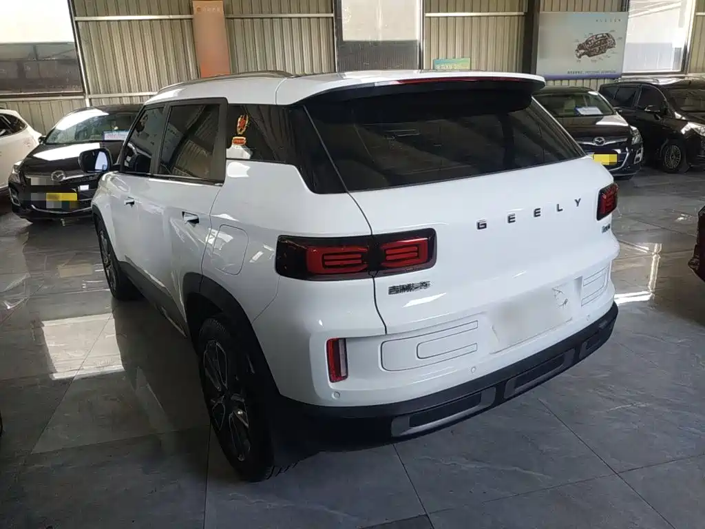 Фото 23 - Geely ICON