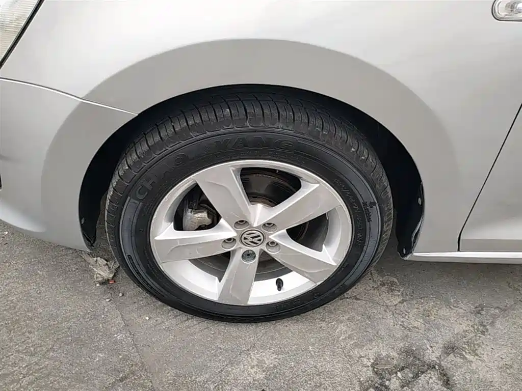 Volkswagen Santana 2015 1.4L Manual Comfort Edition фото 23