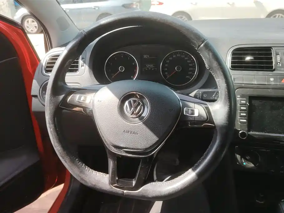 Volkswagen Polo 2016 1.6L Automatic Comfort фото 15