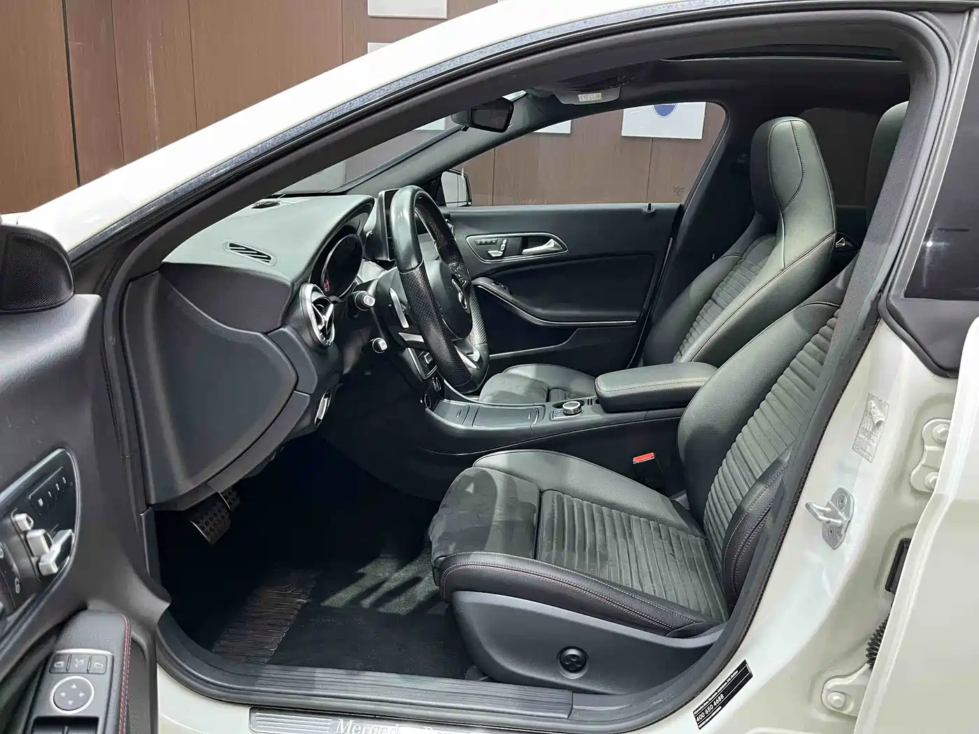 Mercedes-Benz CLA (Import) 2017 CLA 220 4MATIC фото 11