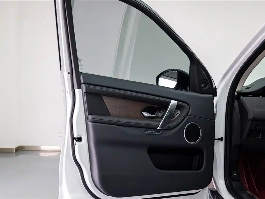Land Rover Discovery Sport 2024 Performance Technology Edition фото 10