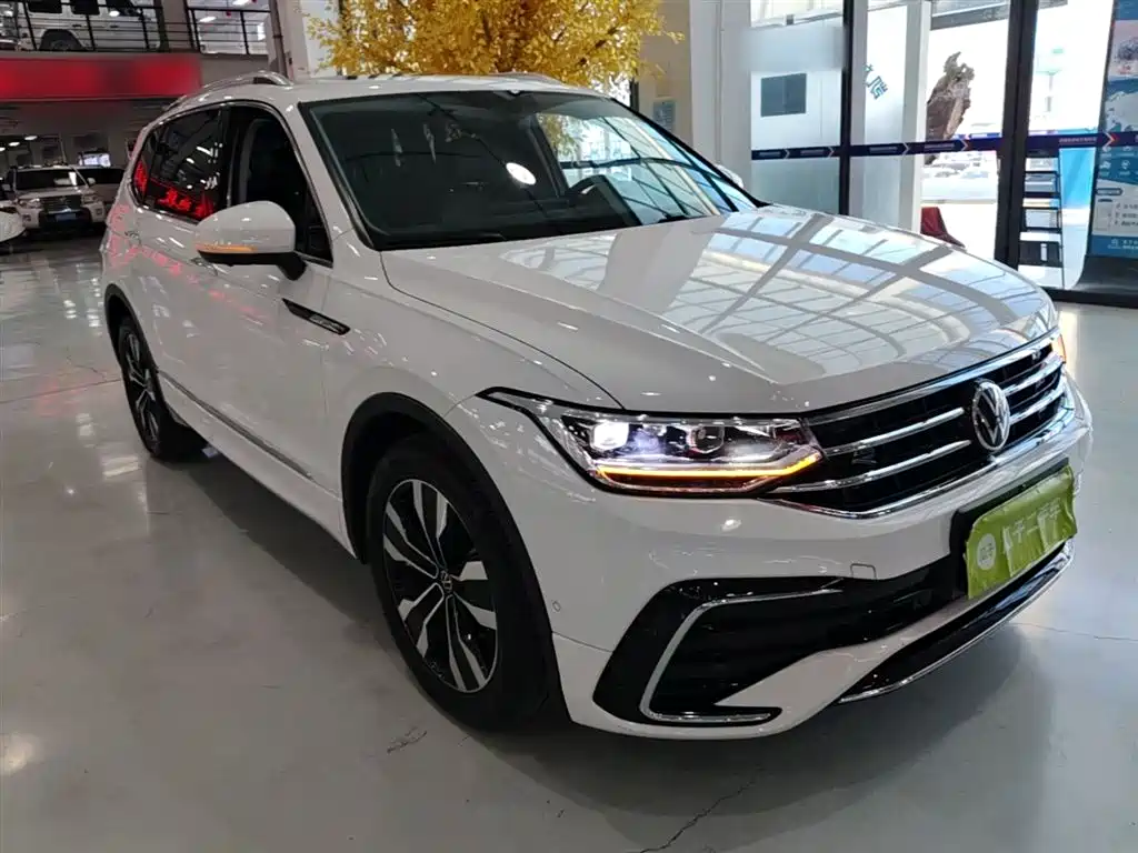 Volkswagen Tiguan L 2022 330TSI Auto 2WD R-Line Premium Edition фото 4